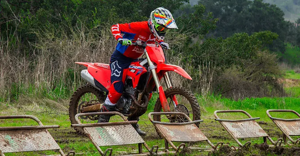 cross-CRF250R-uso-01
