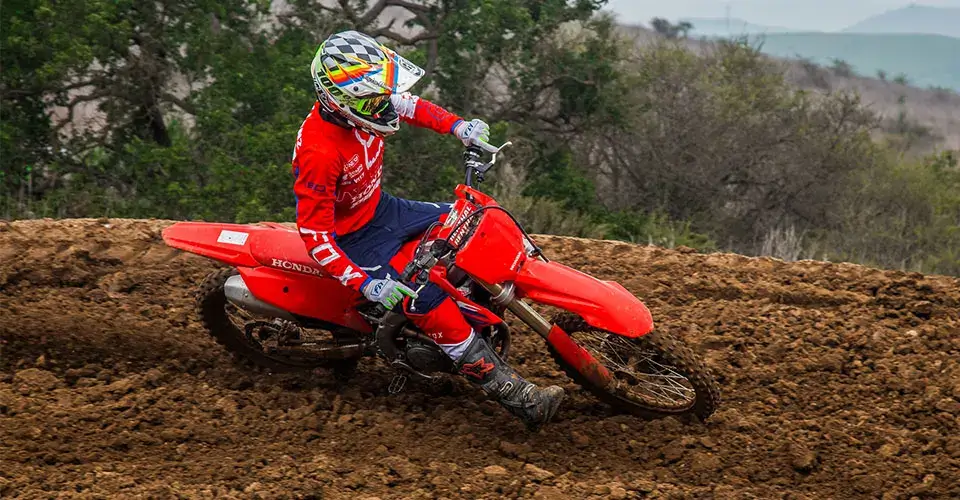 cross-CRF250R-uso-04