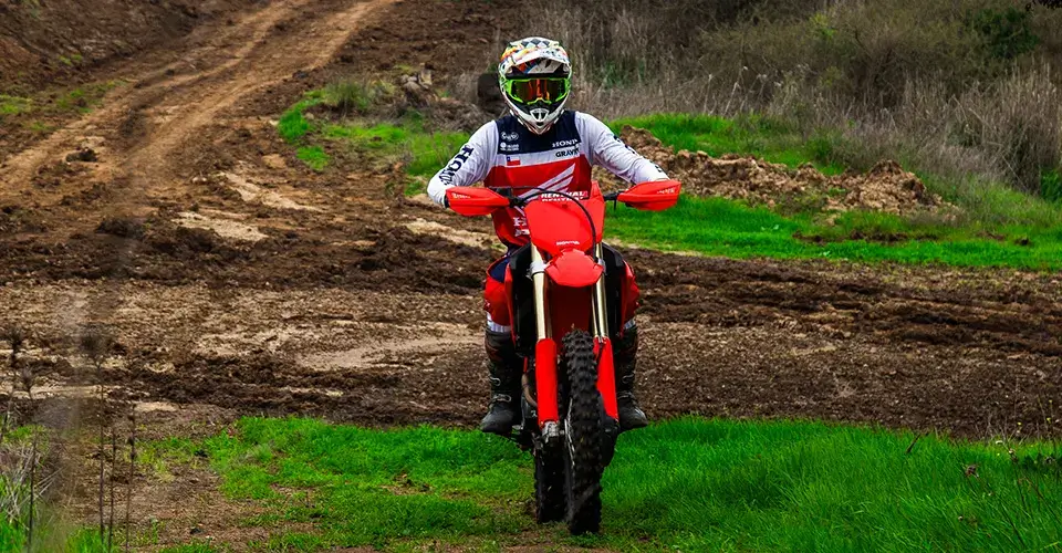 enduro-CRF250RX-uso-04