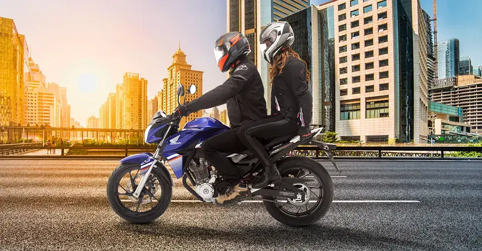 naked-CB250-uso-01.1